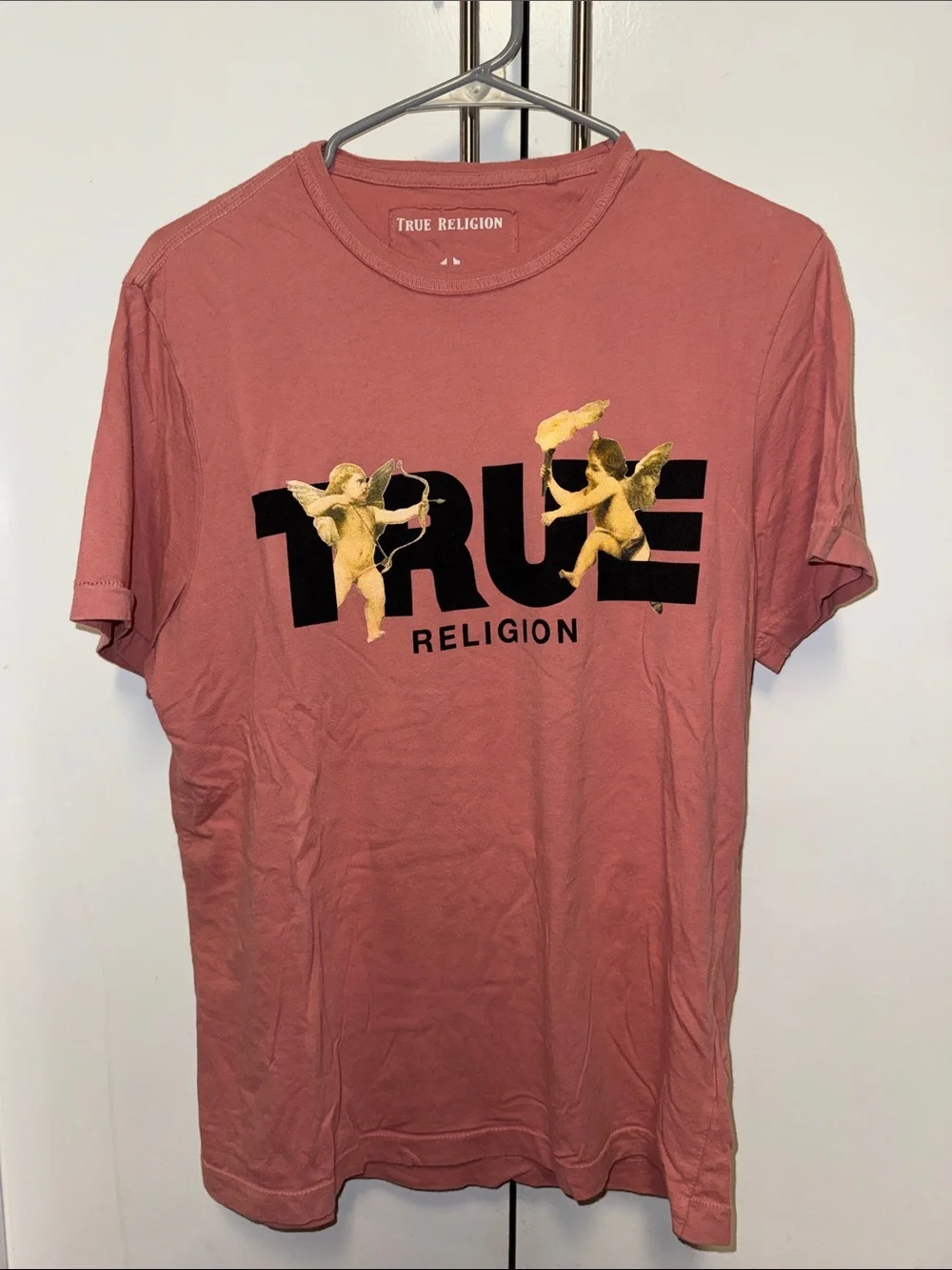 True Religion Dusty Rose Tee with Black Logo and Gold Cherubs